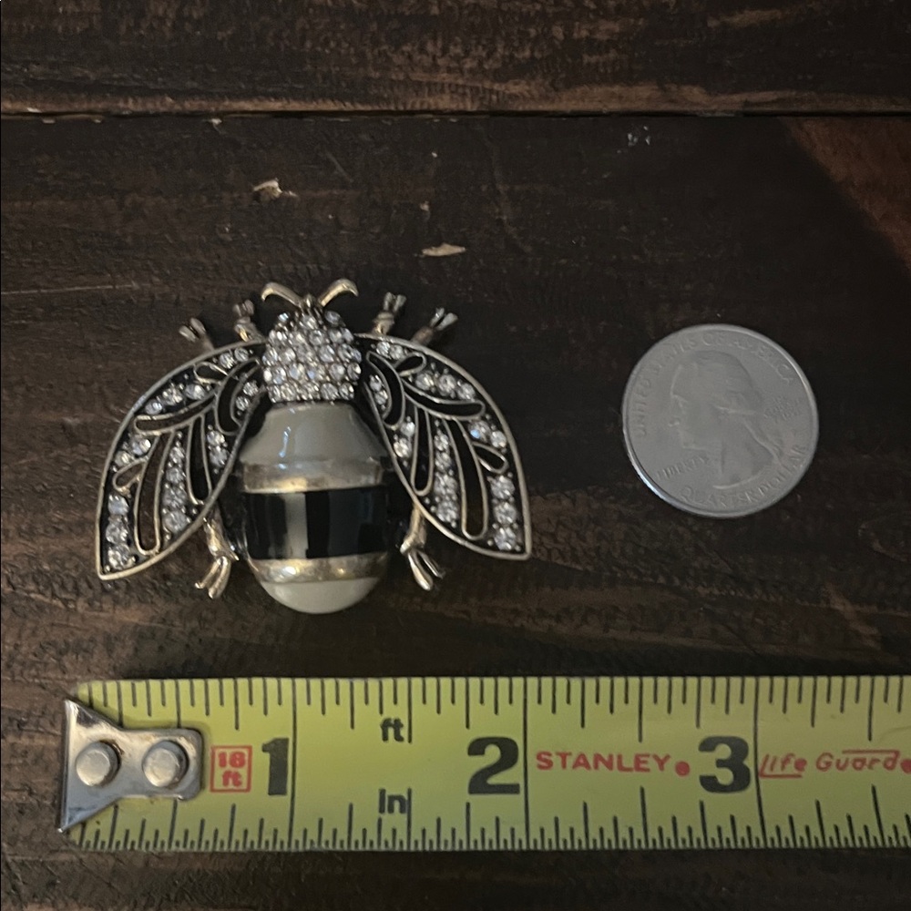Bee Brooch with Black and White crystal Stripes - Picture 3 of 3